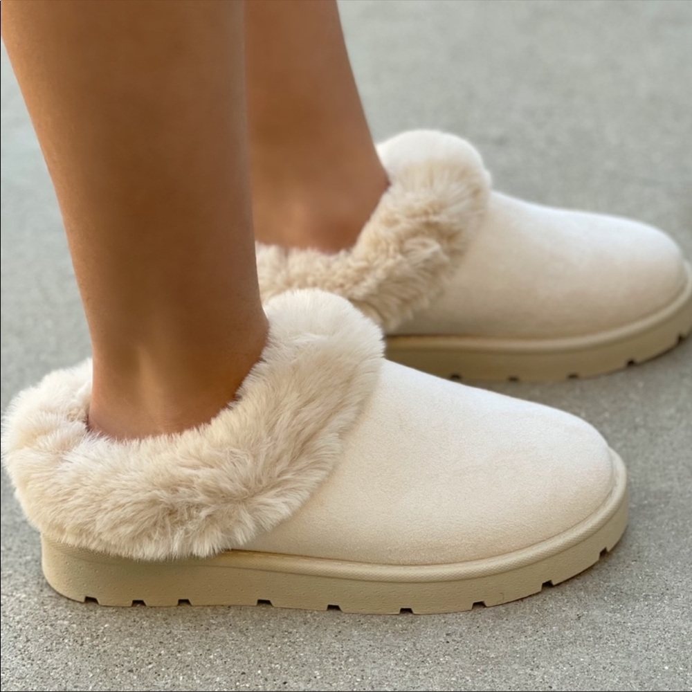 Slippers - Picture 5 of 5